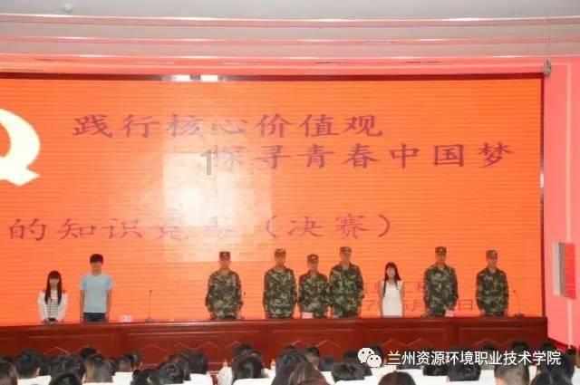 男友在抖音和许多异性朋友互关，我生气了，骂了他几句，他就把抖音卸载了，没再玩过？游戏画面
